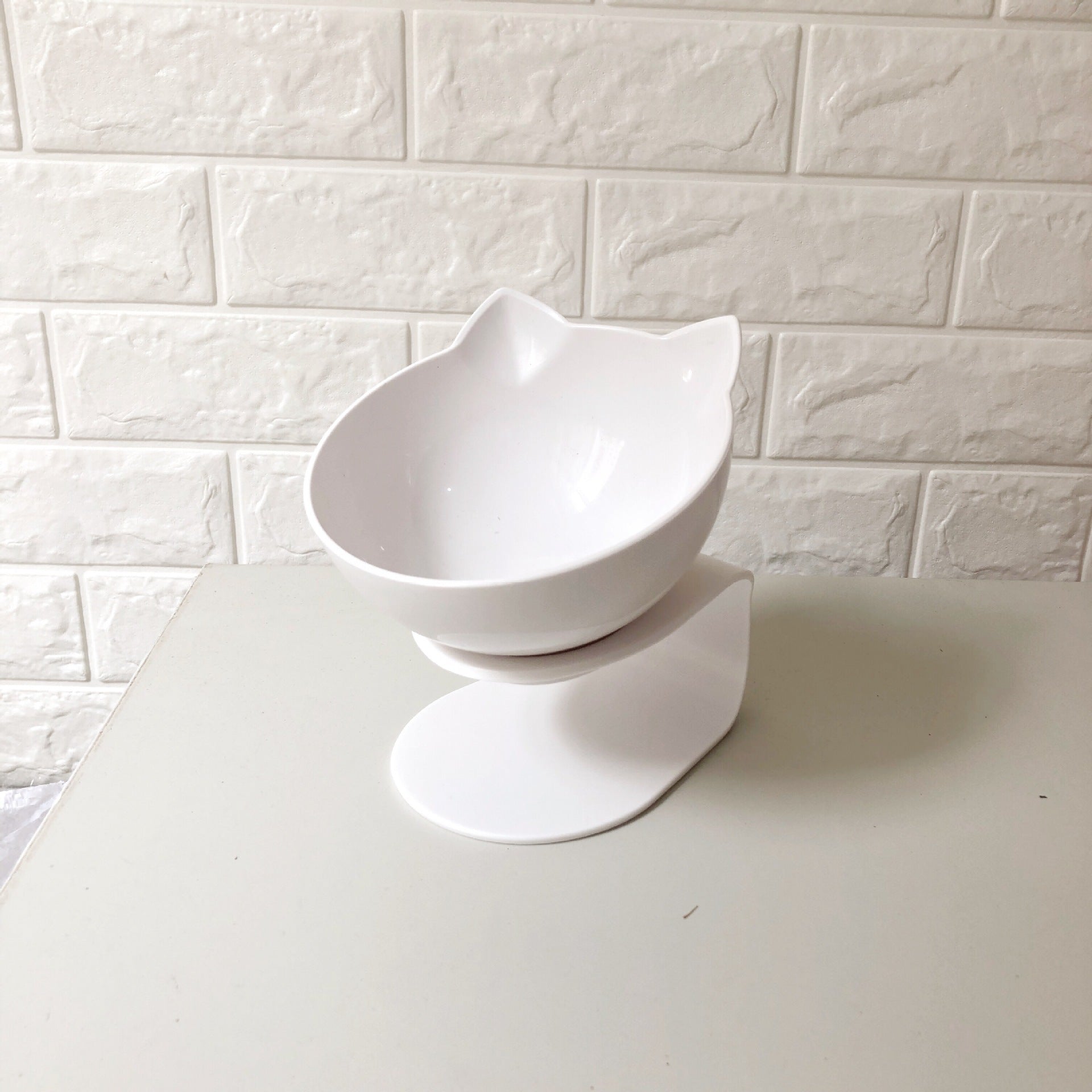 Elevated Cat Bowl for Comfortable, Mess-Free Mealtime